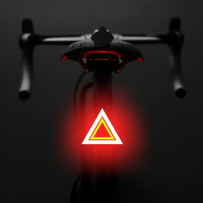 Lumière arrière vélo triangle rouge et jaune 1